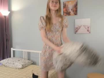 girl
        peggybanwell cam image #2906532