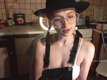 girl
        mekyy_no_neko cam image #1213710