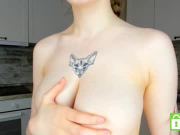 girl
        taitfollin cam image #3060719