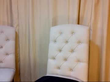 girl
        its_lily cam image #1704993
