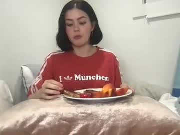 girl
        littlesugarpea cam image #1545715