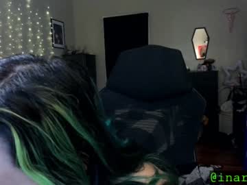 girl
        inarafoxxx cam image #2503502