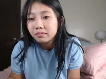 girl
        skytime96 cam image #2414395