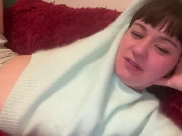 girl
        olive__nextdoor cam image #1145460