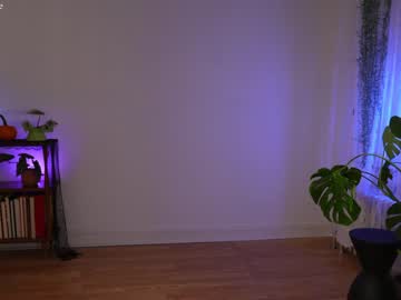 girl
        alisonrouge cam image #1809311