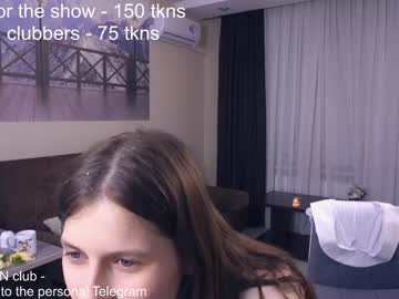 girl
        maydacarls cam image #2564027