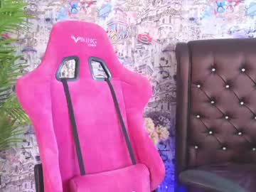 girl
        angelina_new cam image #2489215