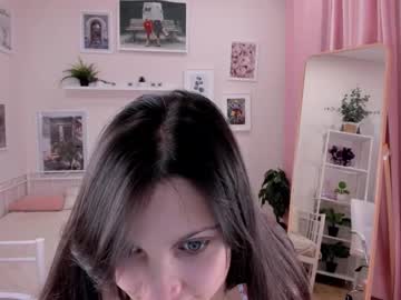 girl
        chloe_holzmann cam image #67508