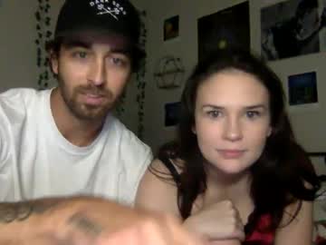 couple
        zandg cam image #3393823