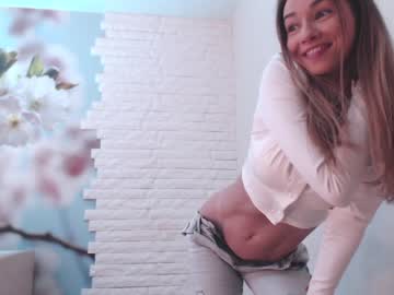 girl
        mazzanti_ cam image #2453332