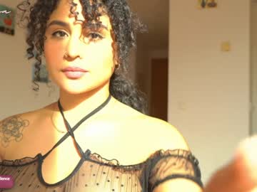 girl
        arletnoa cam image #2673387