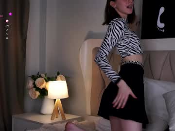 girl
        aislyfarran cam image #3438810