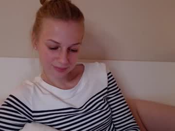 girl
        magic_couple13 cam image #126161