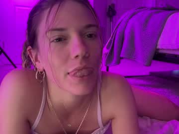 girl
        oliviahansleyy cam image #4284600