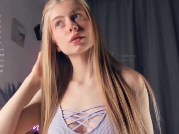 girl
        kateharrise cam image #2327281