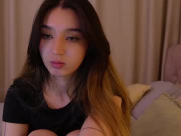 girl
        sarasuo cam image #3291379