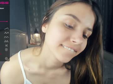 girl
        shinyydiamond cam image #1328338
