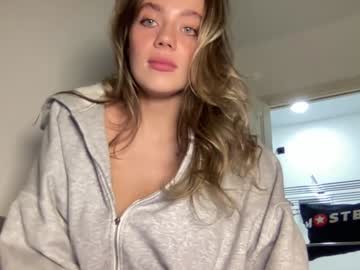 girl
        angel_from_sky cam image #3994565