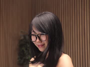 girl
        hinatabroks cam image #2914945