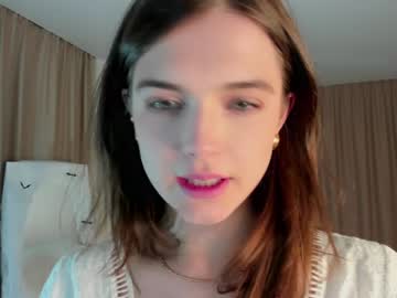 girl
        lilienblume cam image #3604837