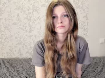 girl
        alainaestrada cam image #1781743