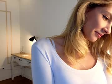 girl
        maudfitt cam image #3055191