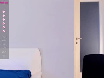 girl
        kittycaitlin cam image #888535