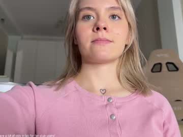 girl
        honey_sunshine cam image #3535760