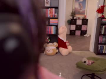 girl
        serareads cam image #3601730