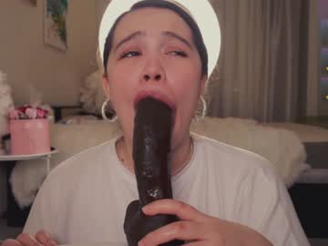 girl
        chery_lady22 cam image #2380099