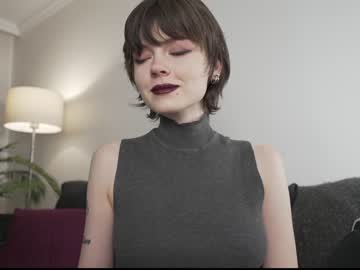 girl
        auddicted cam image #2235926