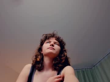 girl
        odettechurchwell cam image #4410372