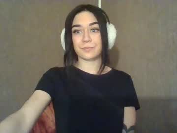 girl
        heidiknight555 cam image #417129