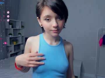 girl
        darellebodge cam image #2283019