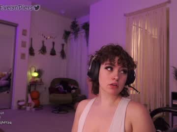 girl
        evelynpiers cam image #162594