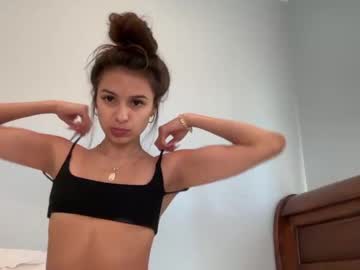 girl
        selenarae cam image #2999248