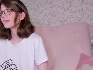 girl
        tossy_flossy cam image #3332020