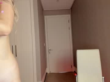 girl
        tracyki cam image #2307438