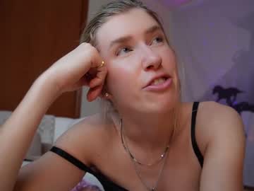 girl
        lucy_gooosey cam image #4154715