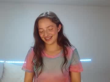 girl
        gabrielaa_18 cam image #522111