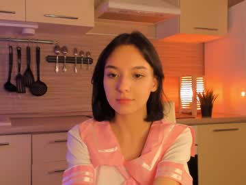 girl
        aimeerogers cam image #836098