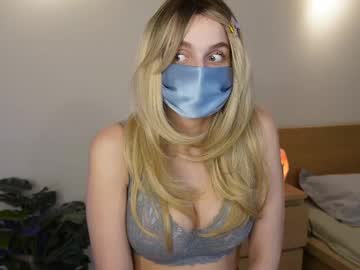 girl
        nixielive cam image #4253910