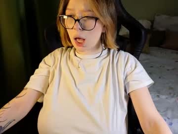 girl
        jokerbatman69 cam image #4105172