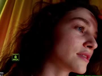 girl
        demurelixir cam image #4499623
