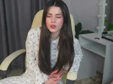girl
        lucky_forme cam image #4171373