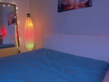girl
        kittycaitlin cam image #1611311