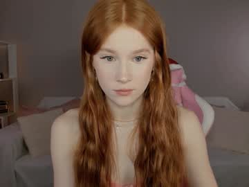 girl
        leahsthetics cam image #3945516