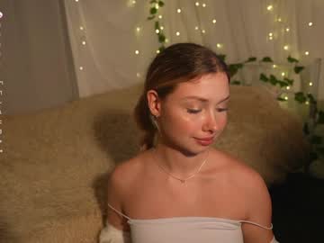 girl
        april_blush cam image #3517149