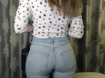 girl
        littleflowers cam image #3947205