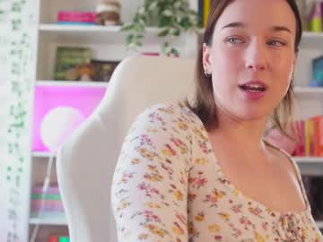 girl
        emily_fox_official cam image #4344050